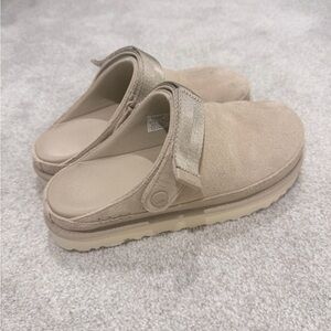 UGG clogs
